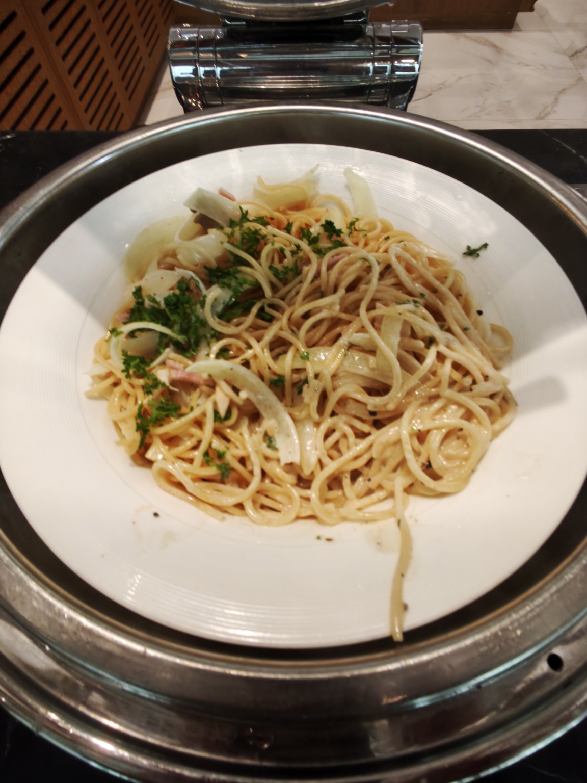 熱食區的義大利麵。